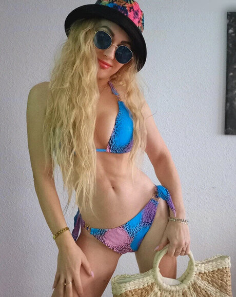 ゲイビデオ OnlyFans 無料 ギャラリー