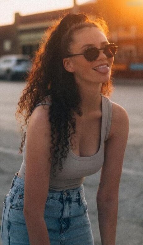 有名なアジアのオンリーファンズ ポルノ 写真