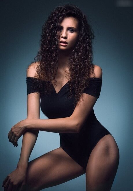 ロシアのお母さんOnlyFans 可愛い 写真