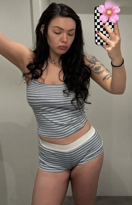 背が高くて巨乳のOnlyFans えろた 画像