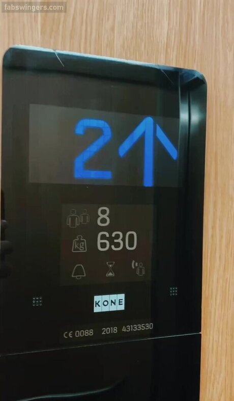 かわいいシーメールオンリーファンズ ポルノ 写真