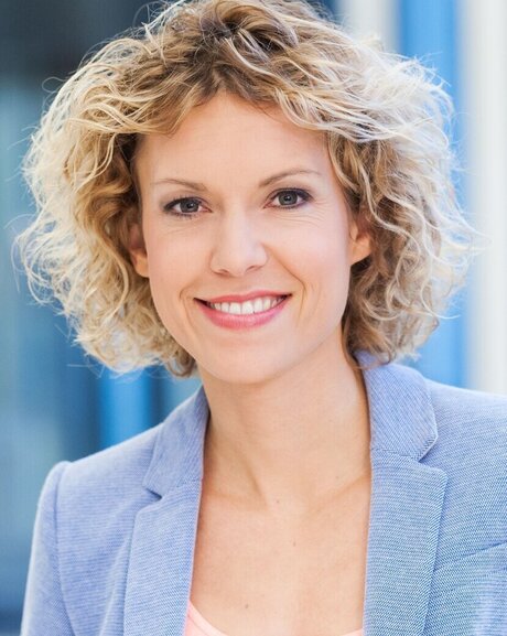 Annika Zimmermann アート女優 写真