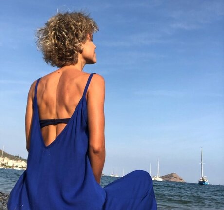 Annika Zimmermann ポルノスター ヌード 写真