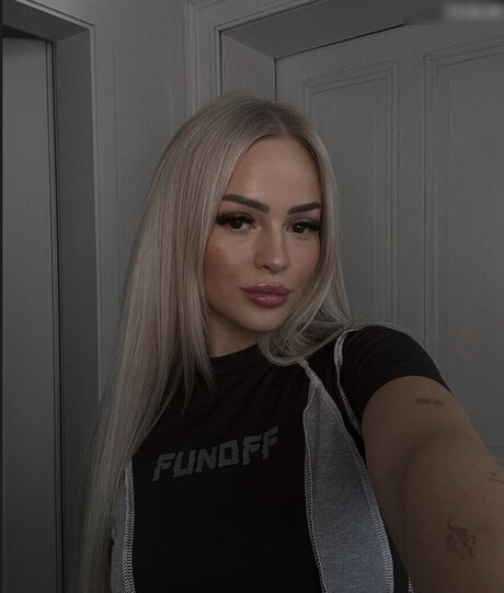 ティーンランジェリーOnlyFans ポルノ アーカイブ