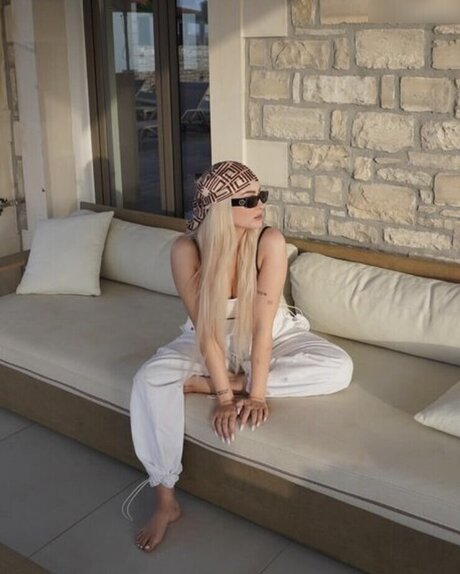 アジアン・エボニー・オンリーファンズ ヌード 写真