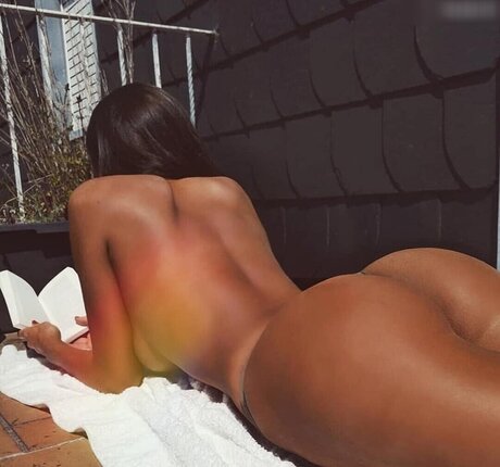 Leonie Schnbck アダルトモデル ギャラリー