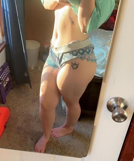 Jubbilix ヌード女優 ギャラリー