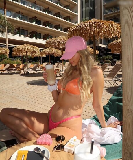 Larissa Neumann トップスター 写真