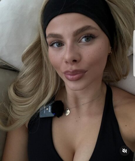 Larissa Neumann 美しいポルノスター 写真