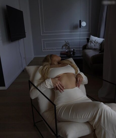 大きなお尻と巨乳のオンリーファンズ アダルト 写真