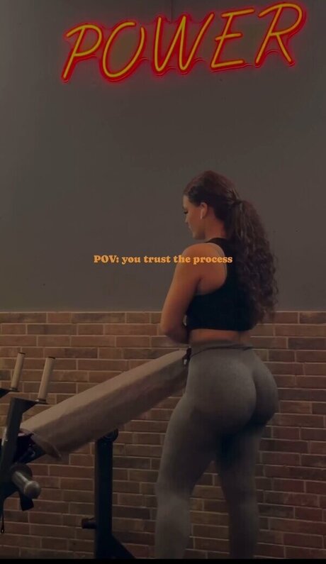 歯列矯正器具オンリーファンズ セクシー 写真