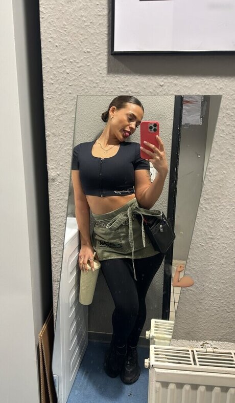 赤毛のソロOnlyFans 無料ヌード 写真