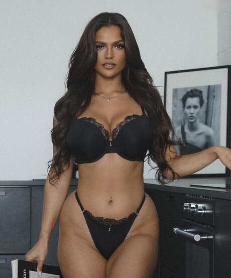 ブッシュ・オンリーファンズ アート裸 アーカイブ