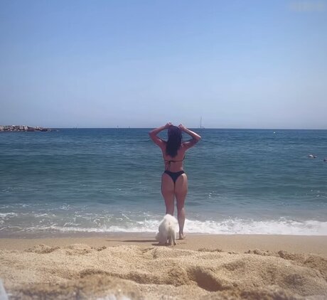 OnlyFansの普及 セクシーヌード 写真