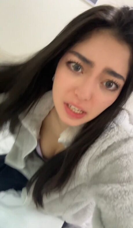 18歳のオンリーファンズ 無料ポルノ 写真