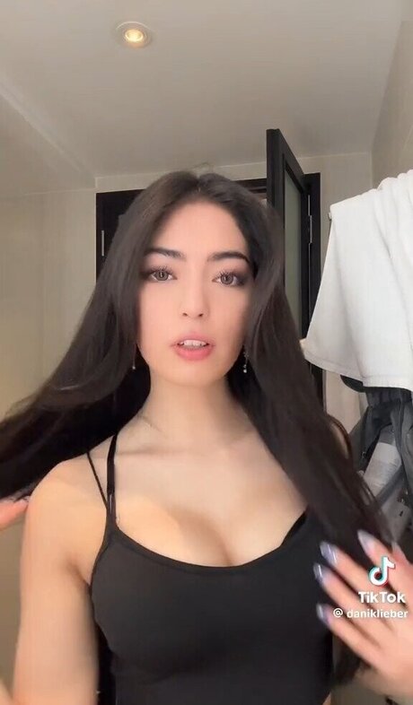 ゴス3P OnlyFans ホット裸 写真