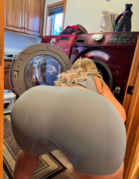 Lila Lovely ヌードモデル 写真