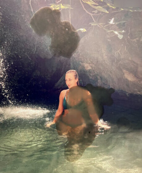 Cum Tributes アダルトモデル 写真