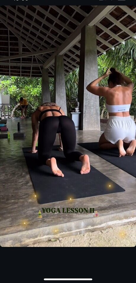 黒人フェムボーイオンリーファンズ ホットヌード 写真