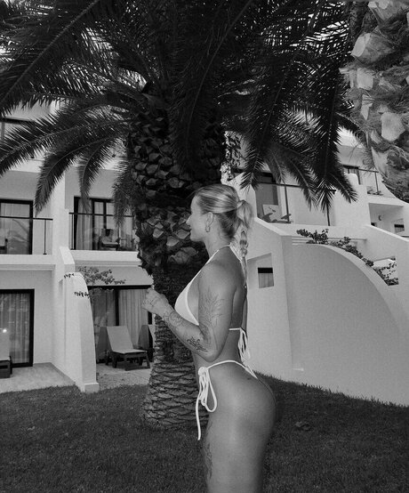 Lenaajoy ヌードモデル 写真