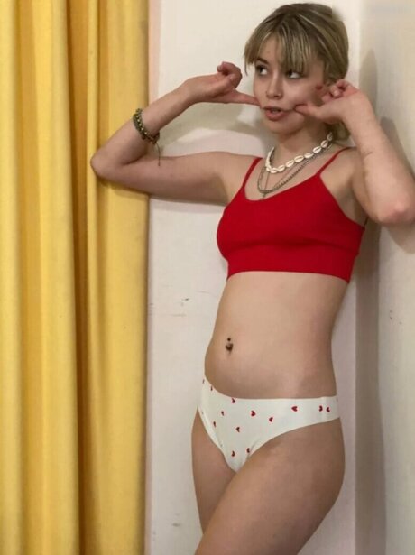 アジア人足フェチOnlyFans 無料ヌード 画像