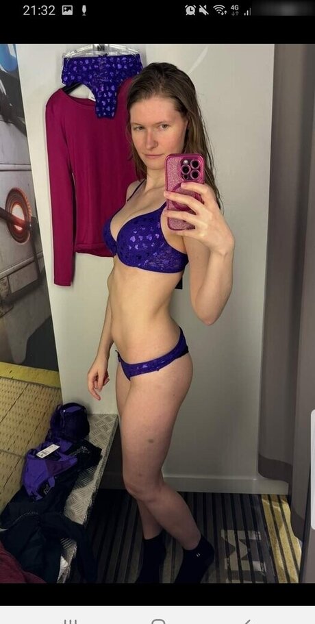 巨乳ブルネットオンリーファンズ 美しいポルノ 写真