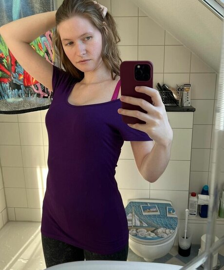 自然な赤毛のオンリーファンズ 美しい 写真