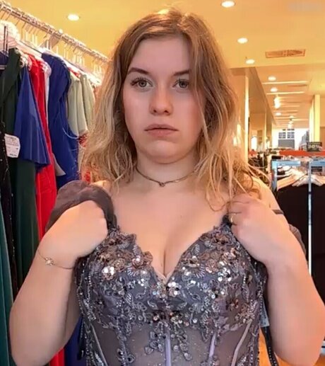 FormulaLena スター ヌード 写真