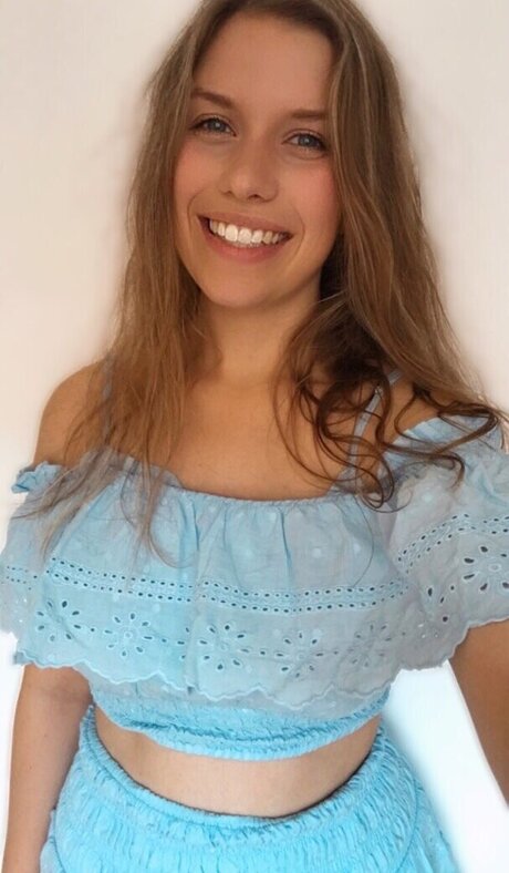 FormulaLena 裸のスター ギャラリー