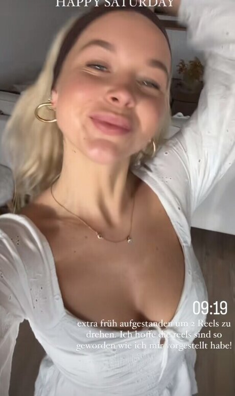 小柄な妻OnlyFans ホットセックス 画像