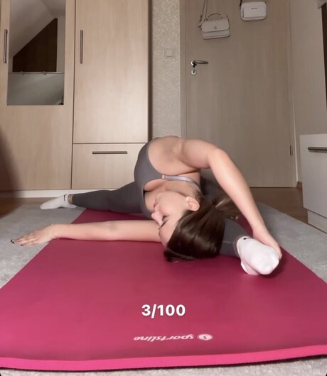 日本の女子高生OnlyFans セクシーxxx 写真