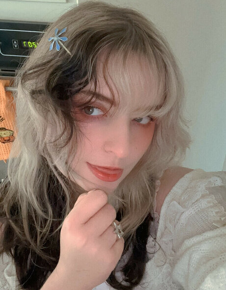 トゥインクスオンリーファンズ 無料セクシー 写真