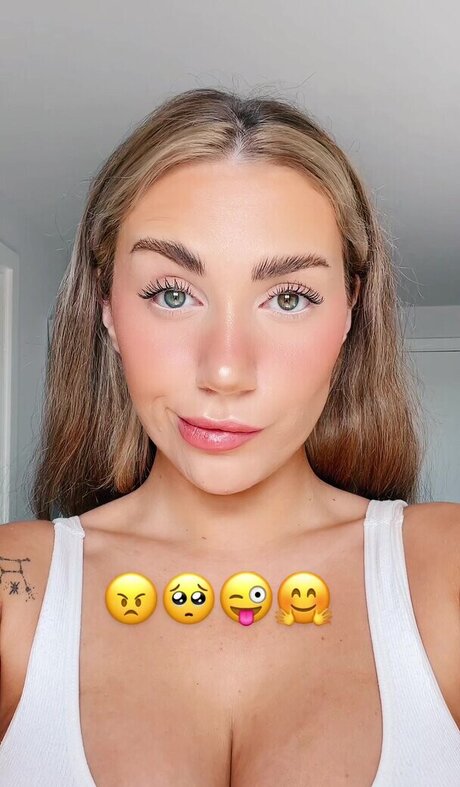 ピアス乳首オンリーファンズ アートポルノ アーカイブ