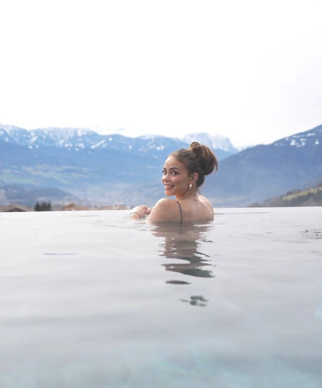 Camilla Nkenke 限定スター ギャラリー