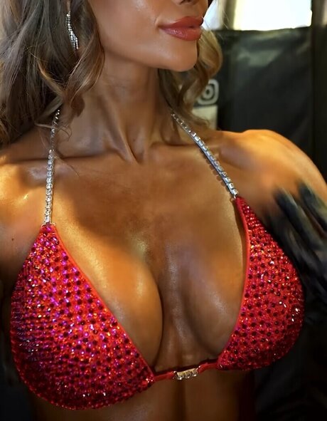 Camilla Nkenke セクシーなスター ギャラリー