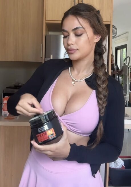 Camilla Nkenke xxx女優 ギャラリー