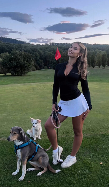 Camilla Nkenke エロティックなスター ギャラリー