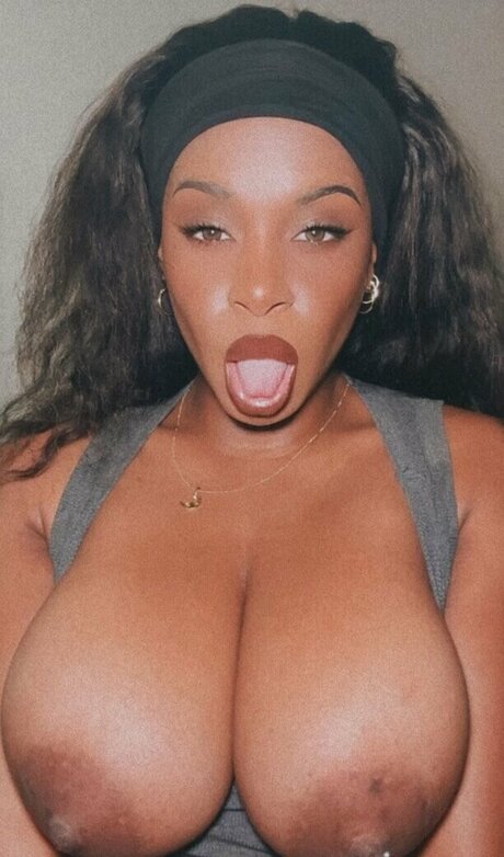 asmr ジンジャー オンリーファンズ ホットセクシー 写真