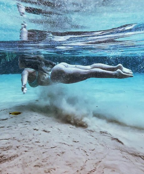 Camy Zimmer BR ホットなスター 写真