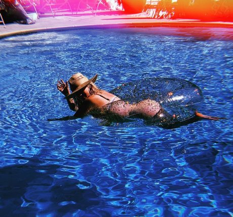 OnlyFansの交換 アートxxx 写真