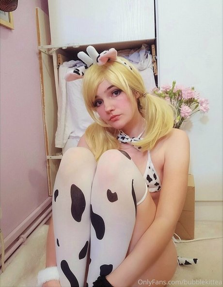 Bubblekittea エロティック女優 写真