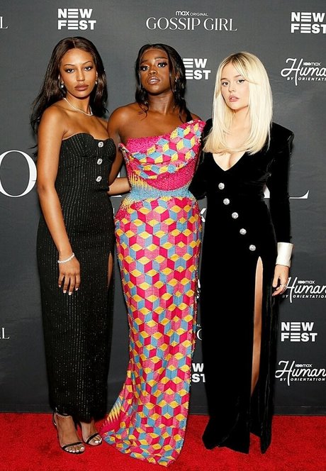 Emily Alyn Lind HDスター 写真