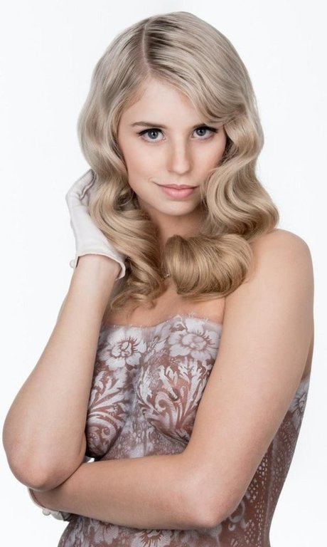 巨乳の黒人女性オンリーファンズ えろた 写真