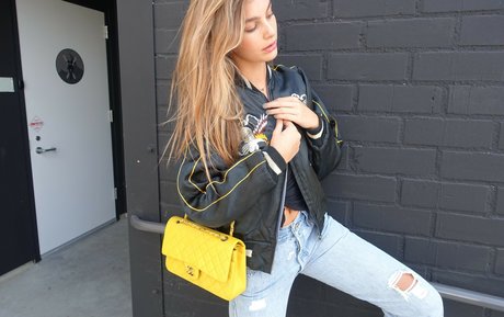 若い黒人女性オンリーファンズ ホット裸 画像