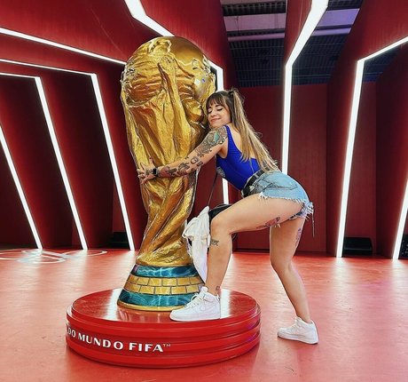 Mariana Graciolli ポルノスター セクシー ギャラリー