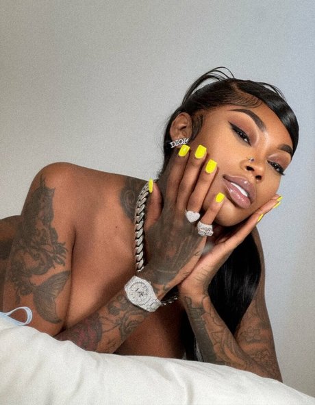 Asian Doll ポルノスター アダルト ギャラリー