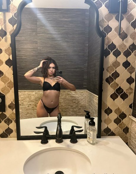 badbrittneyy セクシーモデル 写真