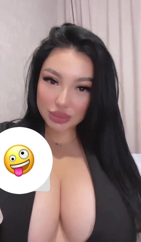 Zhansaya Dakarimova 裸のスター 画像