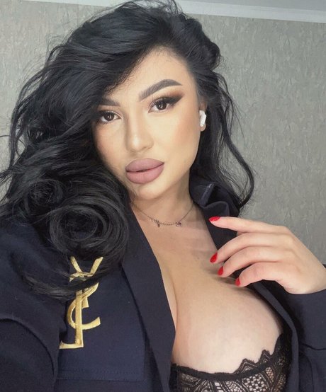 Zhansaya Dakarimova 最高の女優 写真