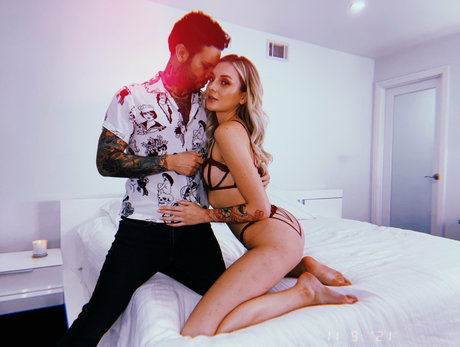 ティーンランジェリーOnlyFans エロ 写真